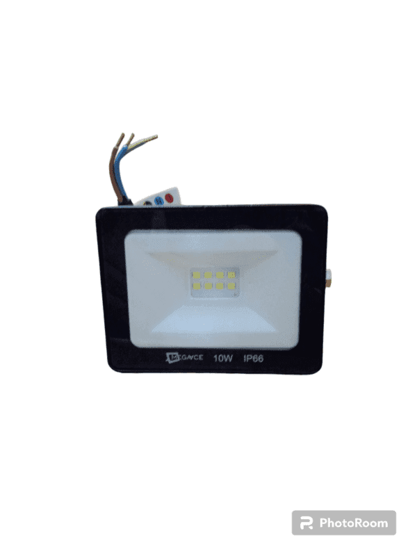 Kit com 05 Refletores 10W IP66 6000k Área Externa Bivolt - Image 4