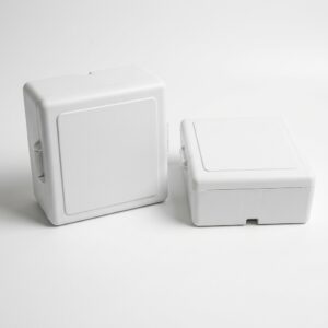 Caixa de Sobrepor 9x9x5cm Branca ABS PP UV para Fonte Conexões Elétricas p/ CFTV
